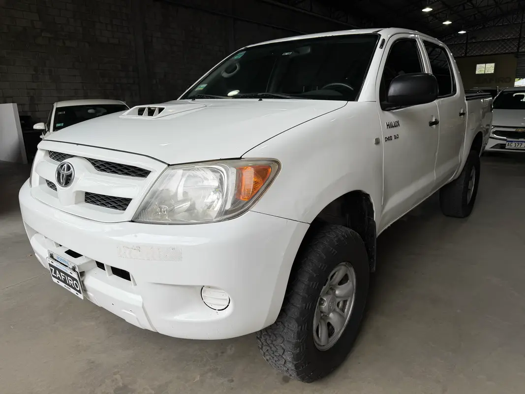 Mira esta publicación de Toyota Hilux 2008 en Motordil