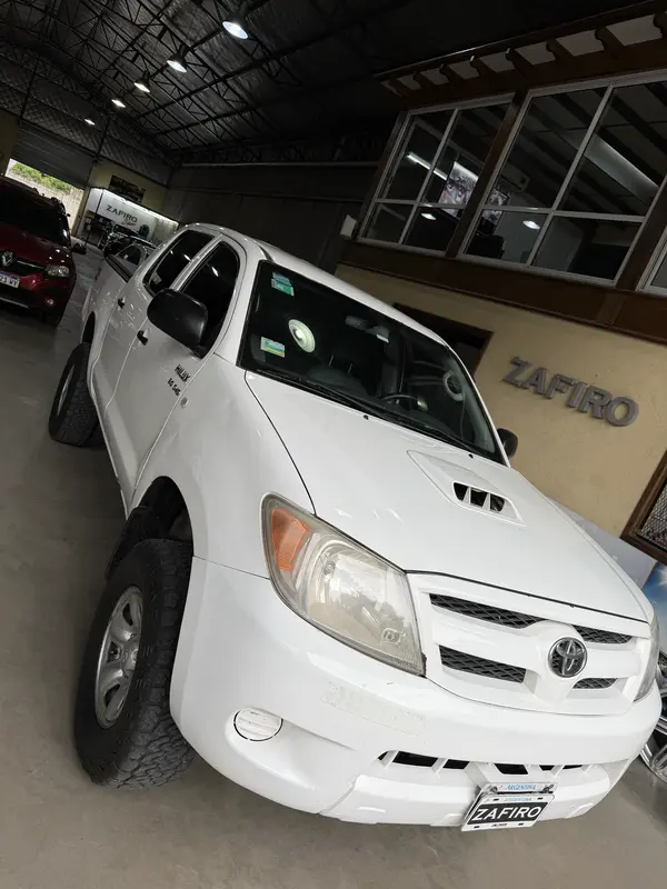 Mira esta publicación de Toyota Hilux 2008 en Motordil