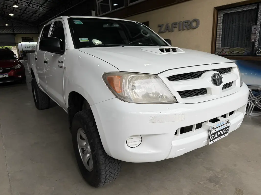 Mira esta publicación de Toyota Hilux 2008 en Motordil