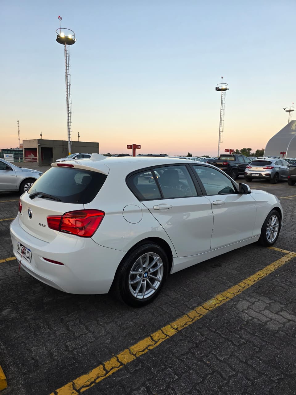 Mira esta publicación de BMW Serie 1 2016 en Motordil