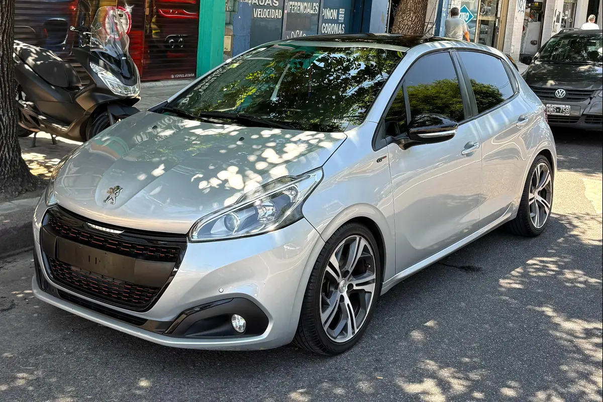 Mira esta publicación de Peugeot 208 2017 en Motordil