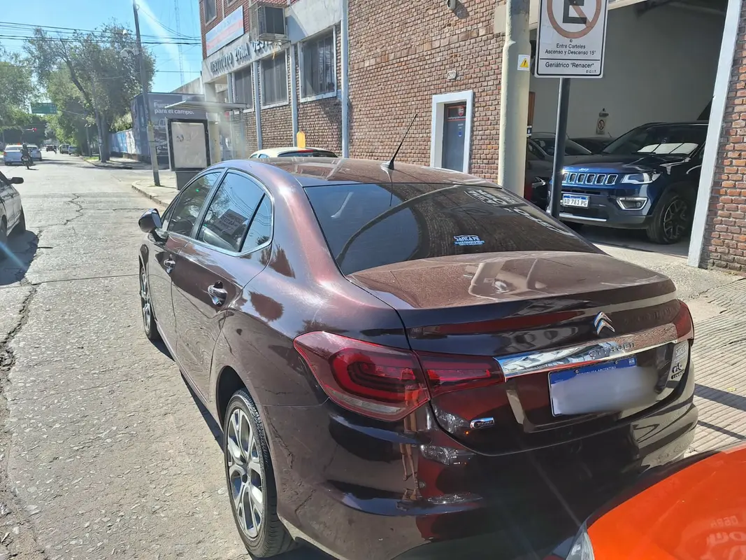 Mira esta publicación de Citroen C 4 Lounge 2018 en Motordil