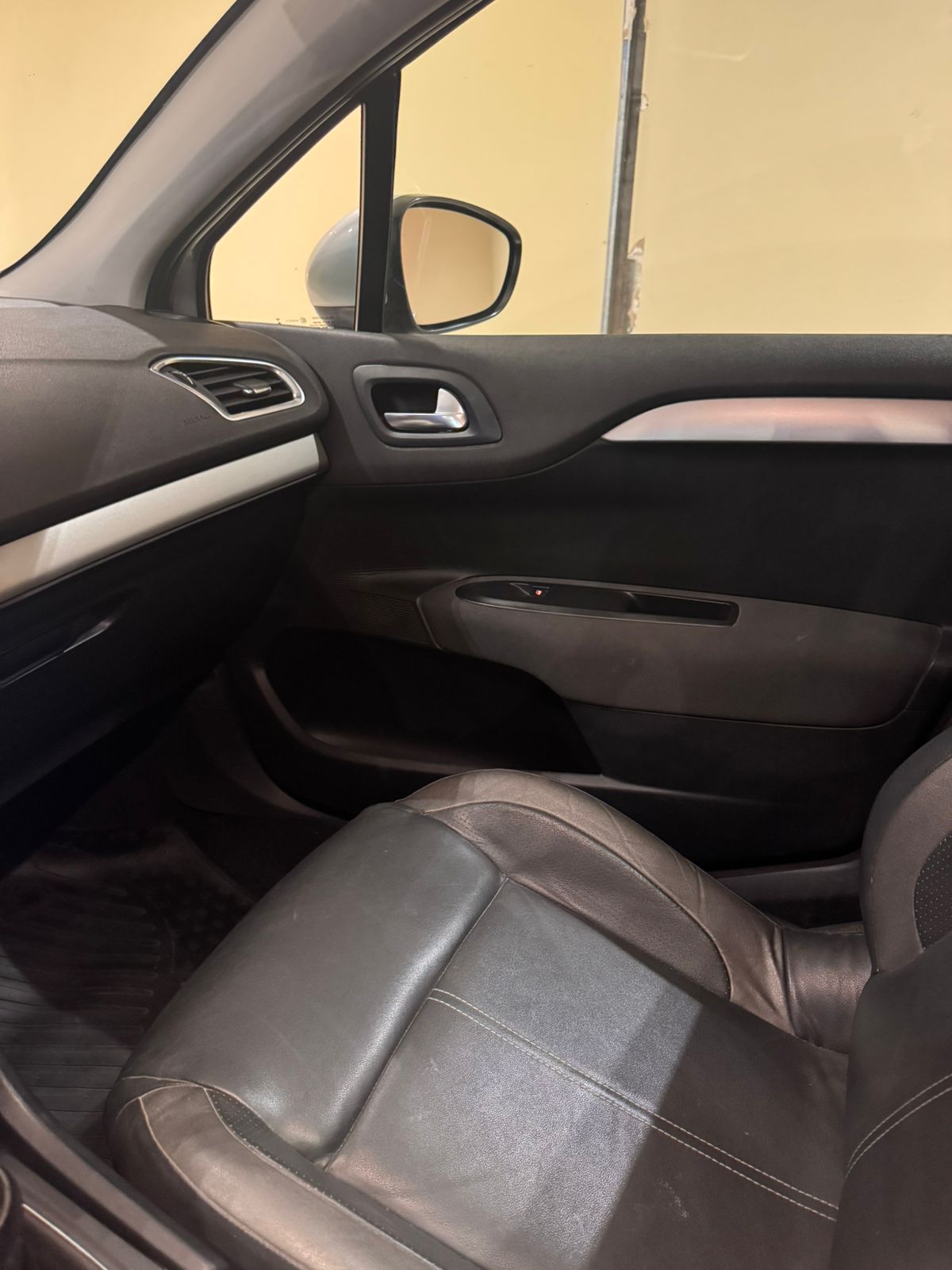 Mira esta publicación de Citroen C 4 Lounge 2015 en Motordil