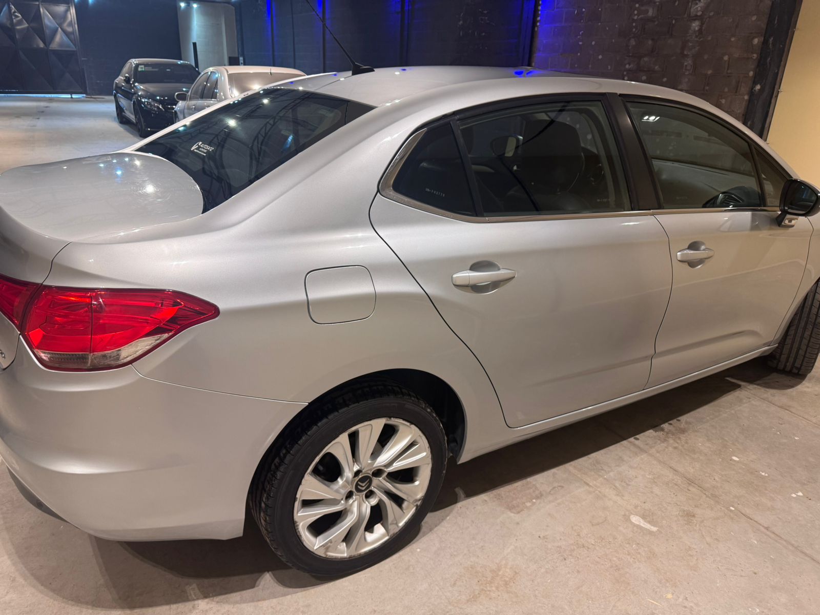 Mira esta publicación de Citroen C 4 Lounge 2015 en Motordil