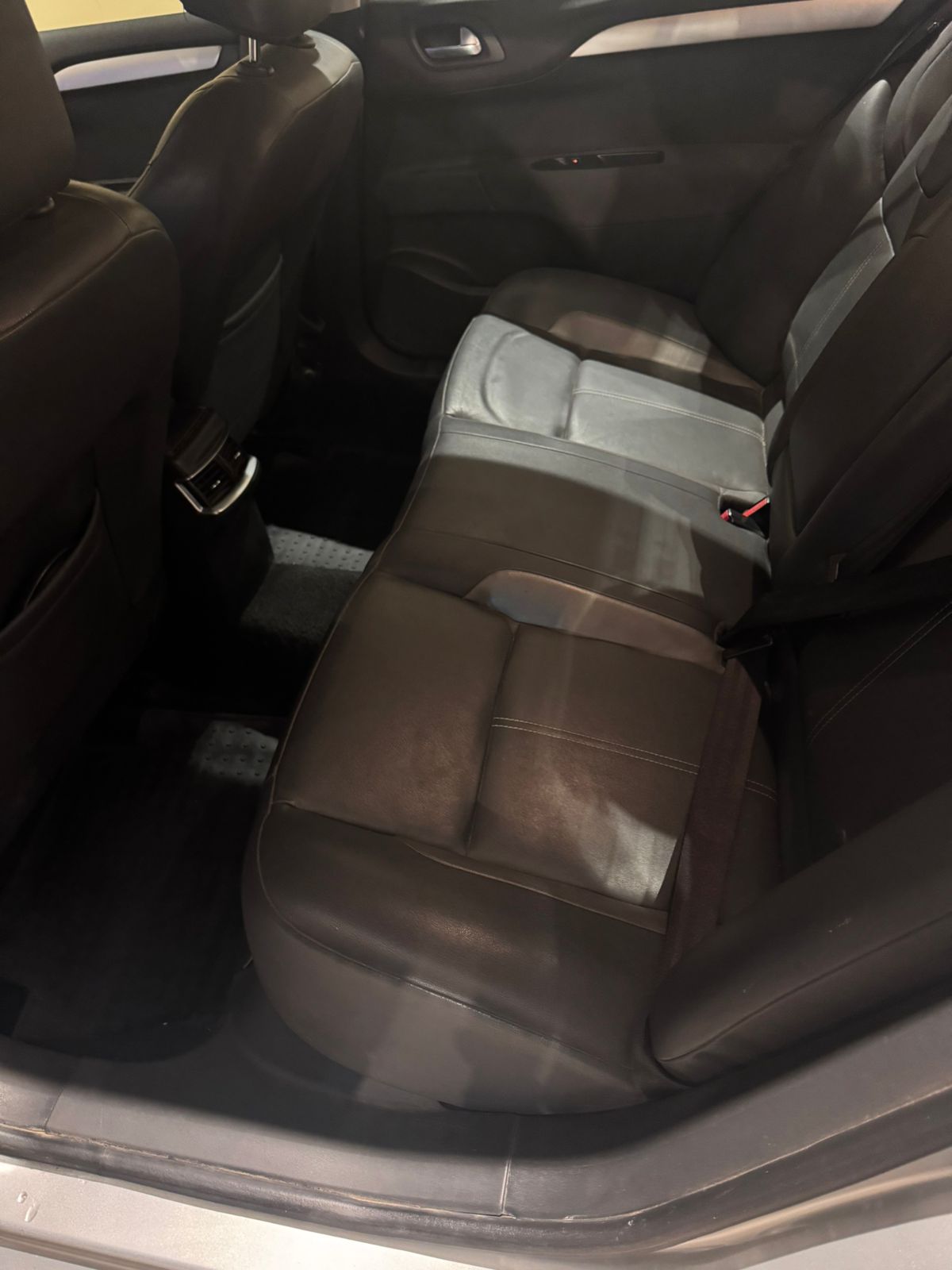 Mira esta publicación de Citroen C 4 Lounge 2015 en Motordil