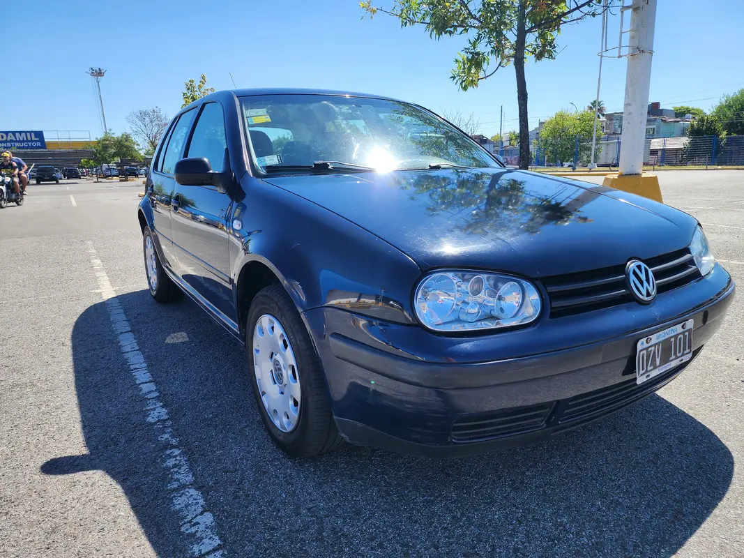 Mira esta publicación de Volkswagen Golf 2002 en Motordil