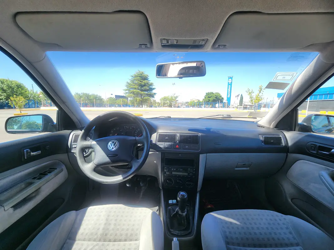 Mira esta publicación de Volkswagen Golf 2002 en Motordil