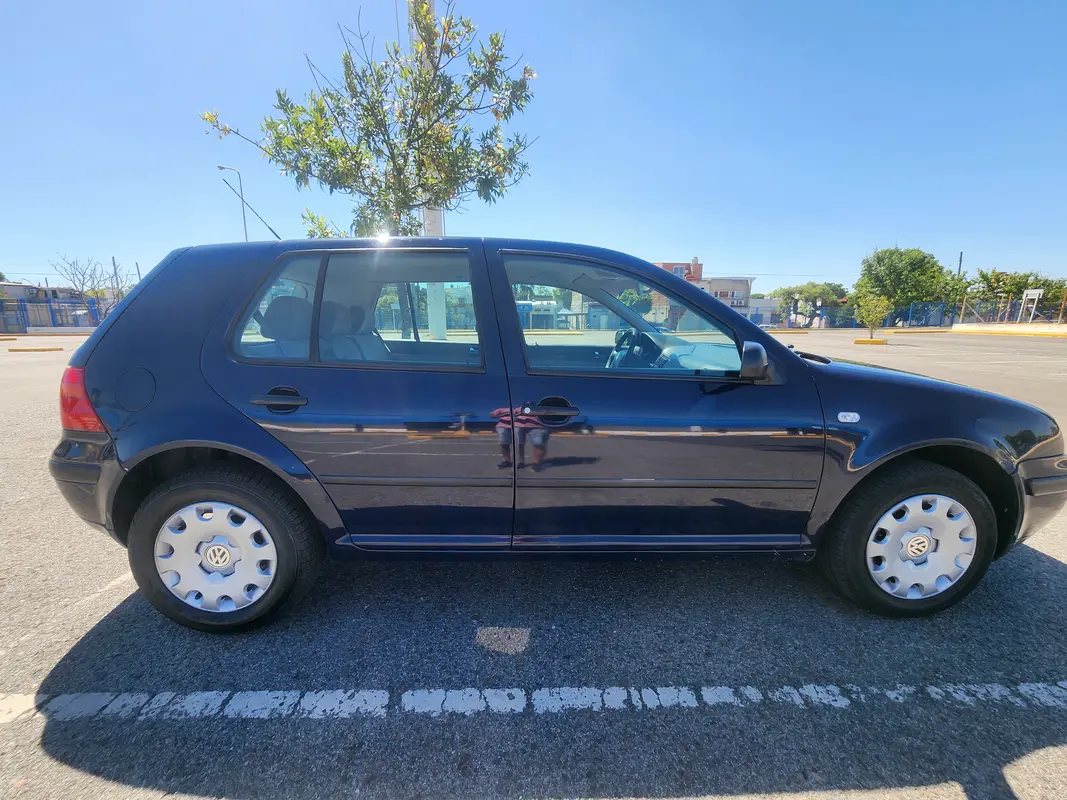 Mira esta publicación de Volkswagen Golf 2002 en Motordil