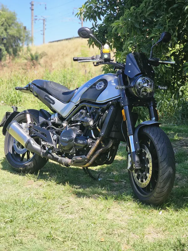 Mira esta publicación de Benelli Leoncino 500 2020 en Motordil