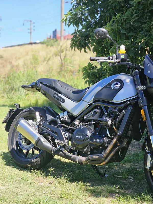 Mira esta publicación de Benelli Leoncino 500 2020 en Motordil