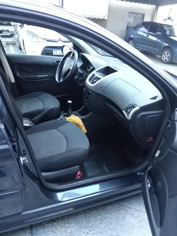 Mira esta publicación de Peugeot 207 Compact 2014 en Motordil