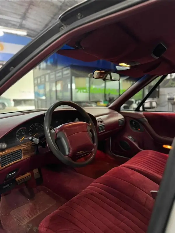 Mira esta publicación de Pontiac Bonneville 1992 en Motordil