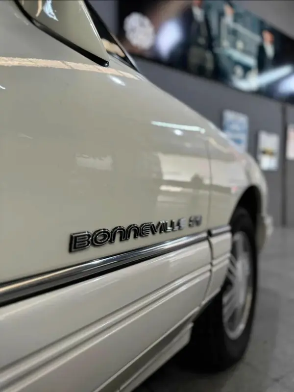 Mira esta publicación de Pontiac Bonneville 1992 en Motordil