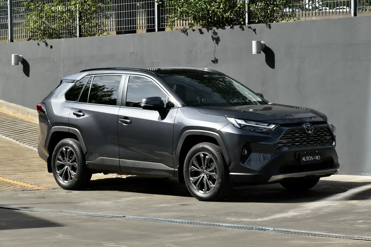 Mira esta publicación de Toyota RAV4 2025 en Motordil