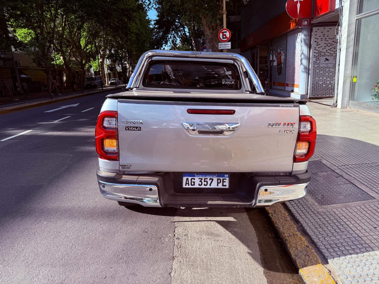 Mira esta publicación de Toyota Hilux 2023 en Motordil