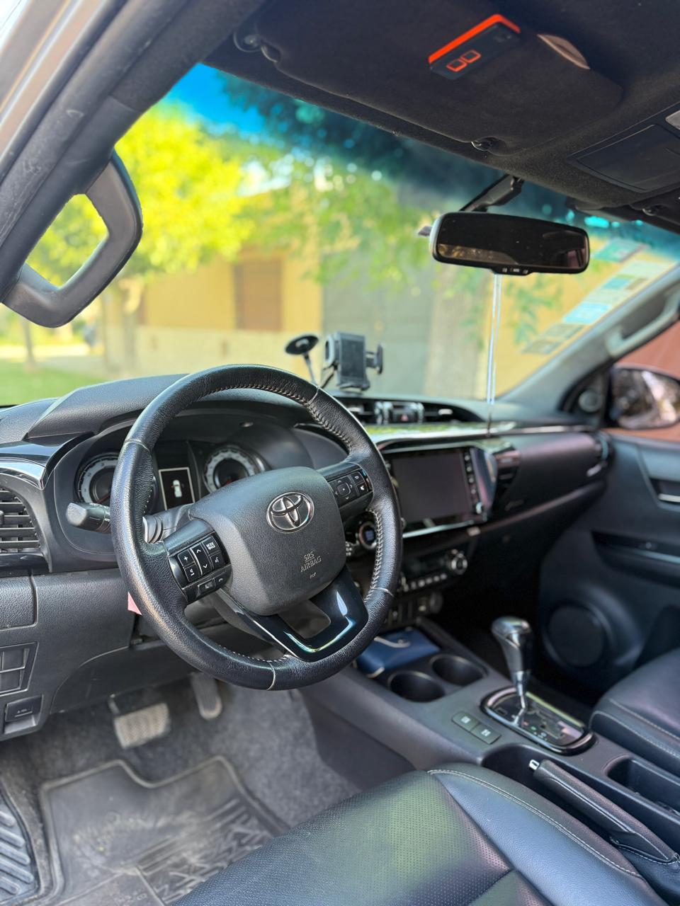 Mira esta publicación de Toyota Hilux 2020 en Motordil