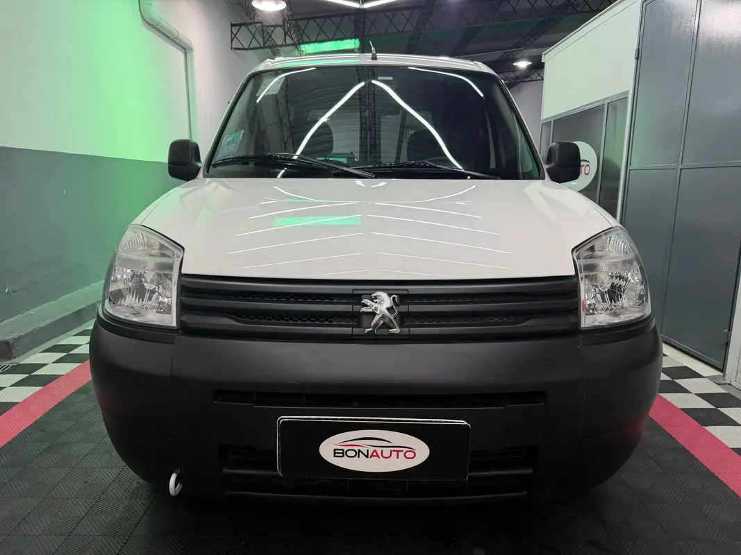 Mira esta publicación de Peugeot Partner 2023 en Motordil