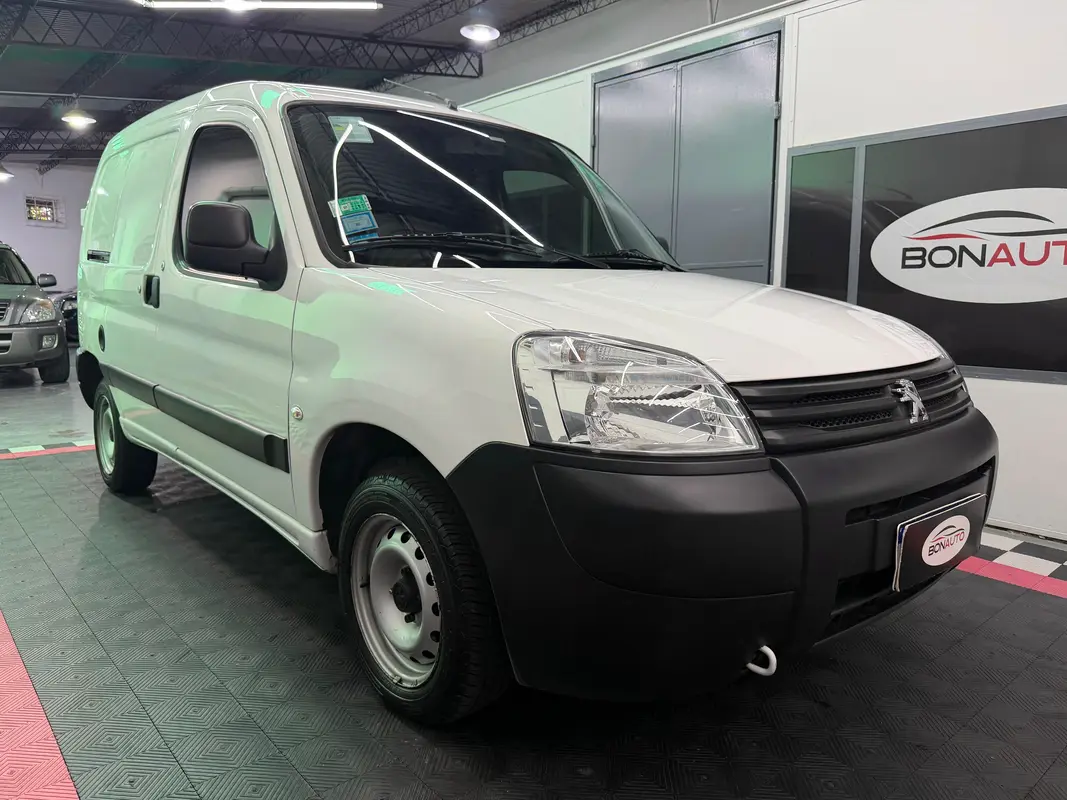 Mira esta publicación de Peugeot Partner 2023 en Motordil