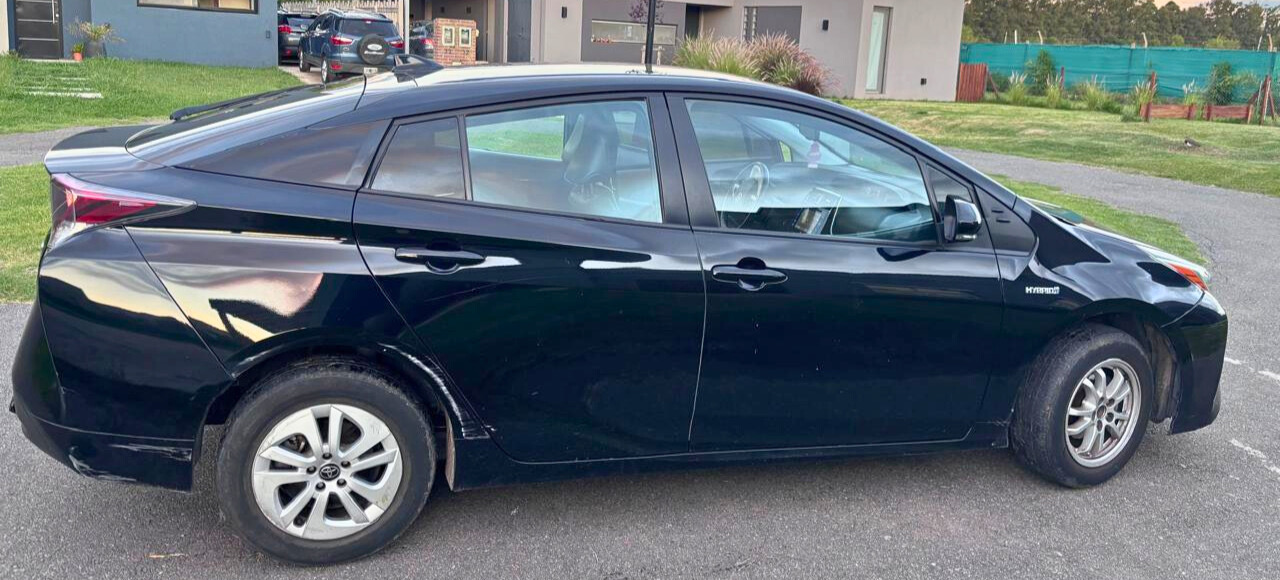 Mira esta publicación de Toyota Prius 2019 en Motordil