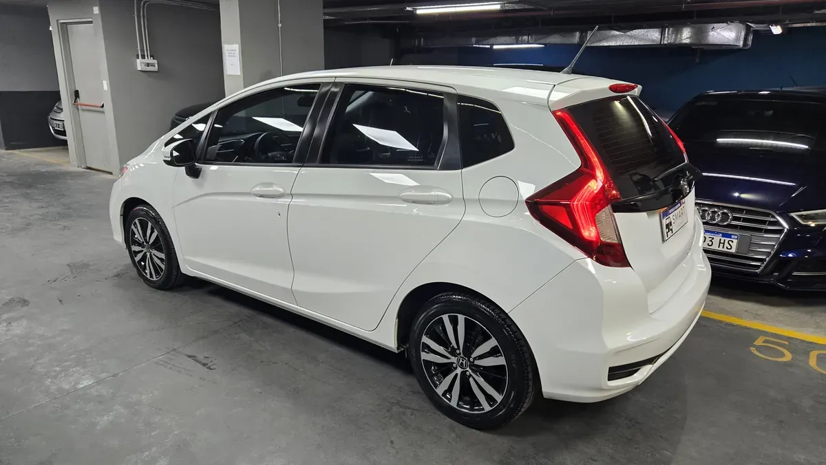 Mira esta publicación de Honda FIT 2020 en Motordil