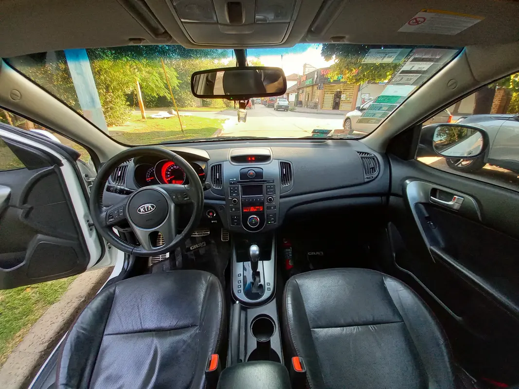 Mira esta publicación de KIA Cerato 2010 en Motordil