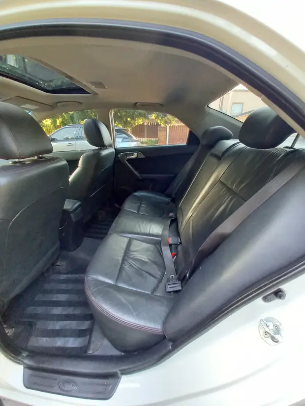 Mira esta publicación de KIA Cerato 2010 en Motordil