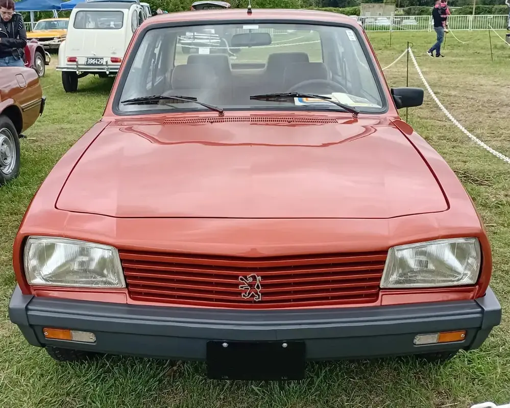 Mira esta publicación de Peugeot 504 1984 en Motordil