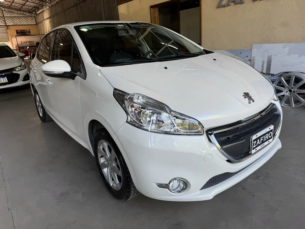 Mira esta publicación de Peugeot 208 2014 en Motordil