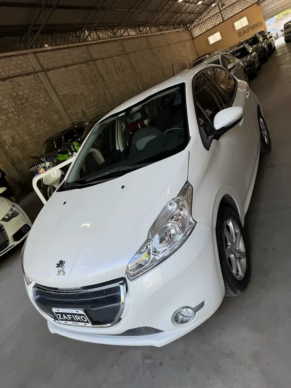 Mira esta publicación de Peugeot 208 2014 en Motordil