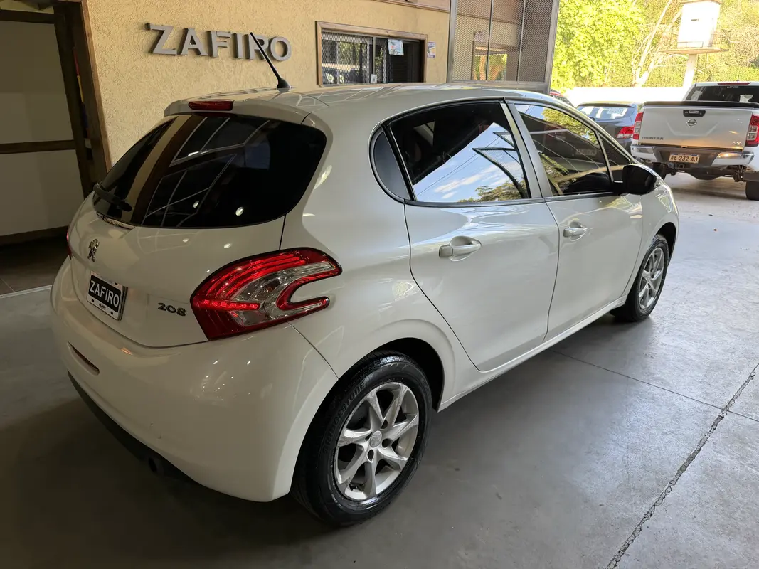 Mira esta publicación de Peugeot 208 2014 en Motordil