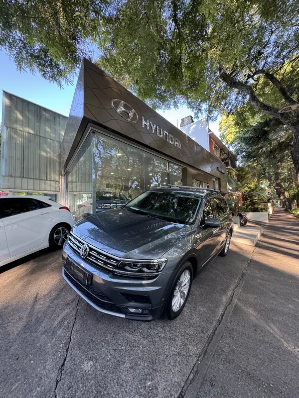 Mira esta publicación de Volkswagen Tiguan Allspace 2018 en Motordil