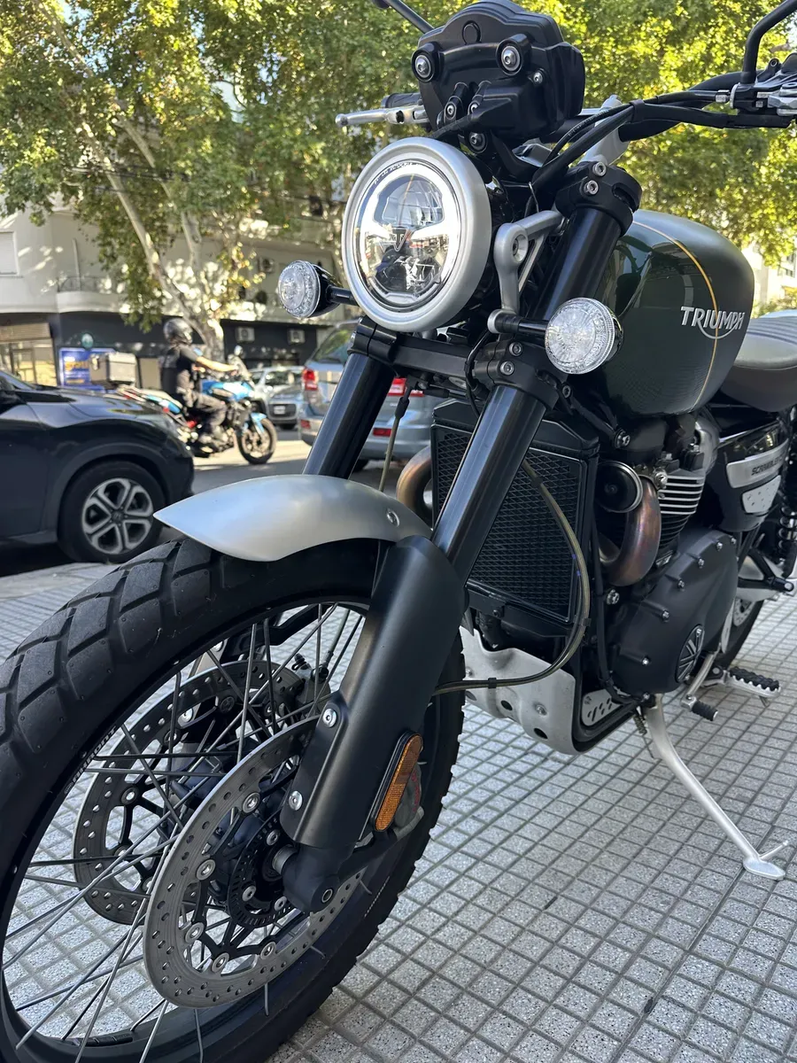 Mira esta publicación de Triumph 1200 XC 2021 en Motordil