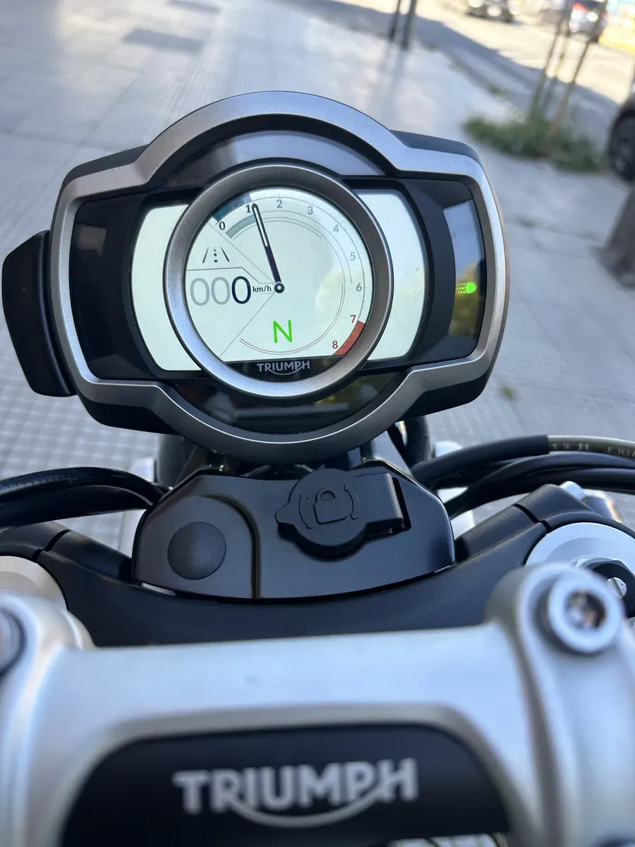 Mira esta publicación de Triumph 1200 XC 2021 en Motordil