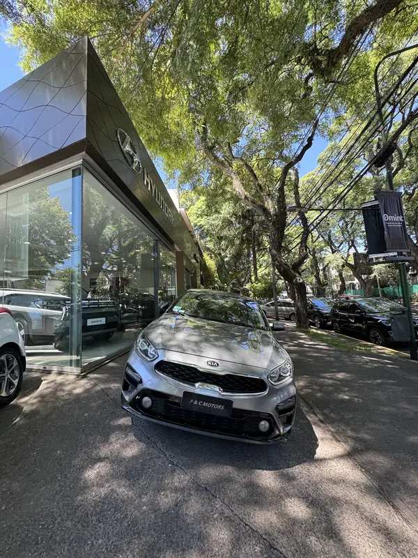 Mira esta publicación de KIA Cerato 2021 en Motordil