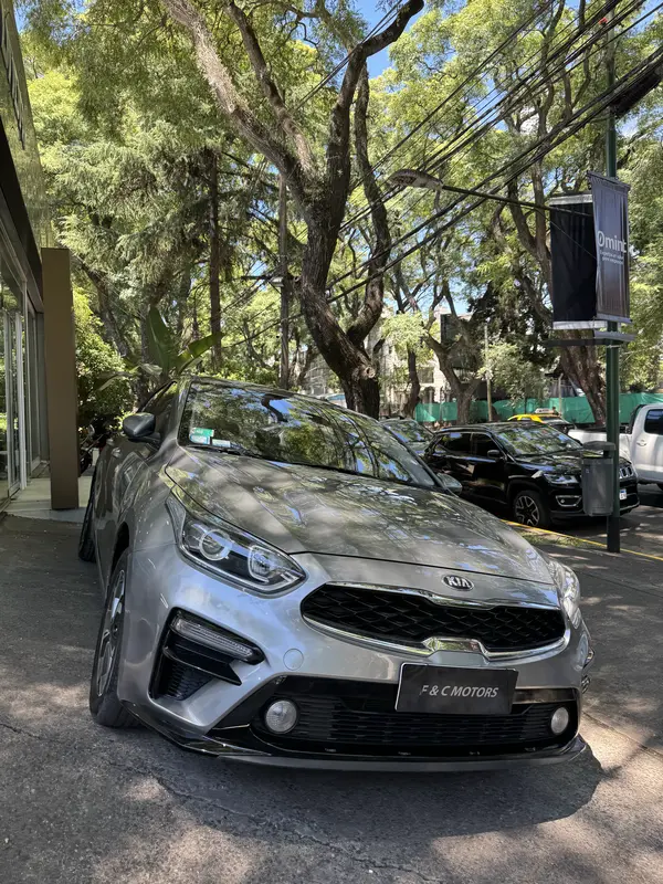 Mira esta publicación de KIA Cerato 2021 en Motordil