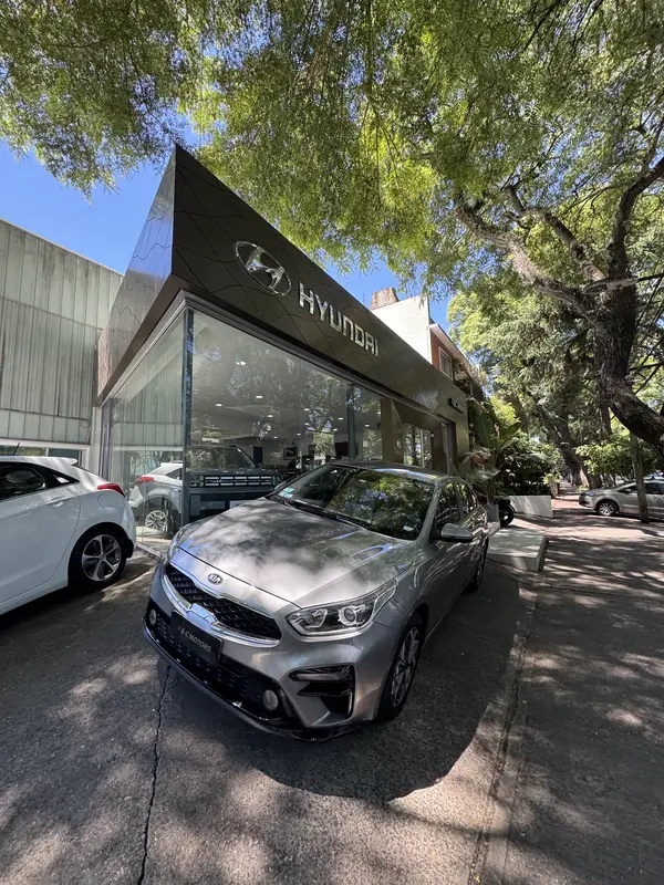 Mira esta publicación de KIA Cerato 2021 en Motordil