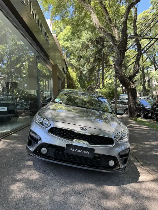 Mira esta publicación de KIA Cerato 2021 en Motordil