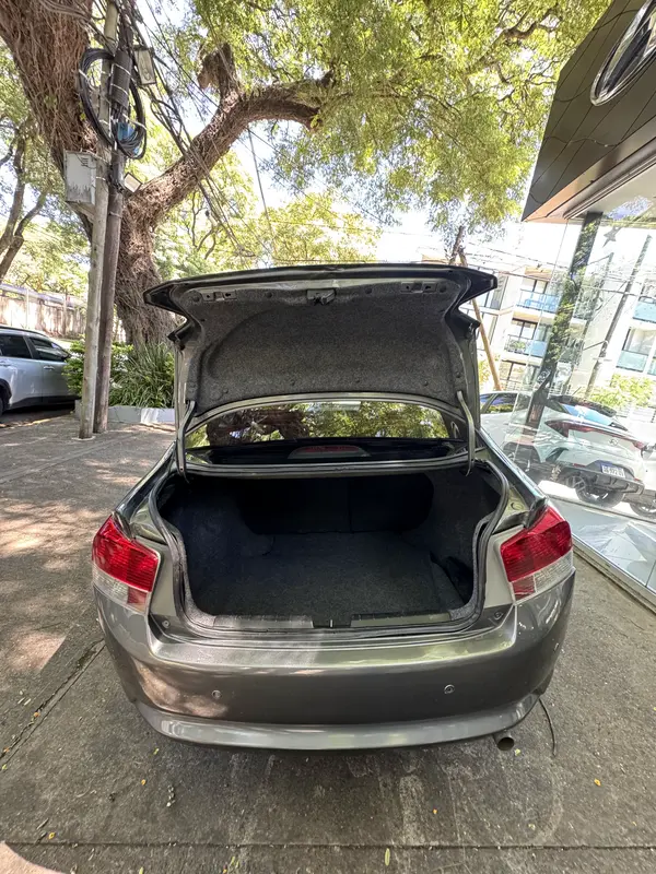 Mira esta publicación de Honda City 2010 en Motordil