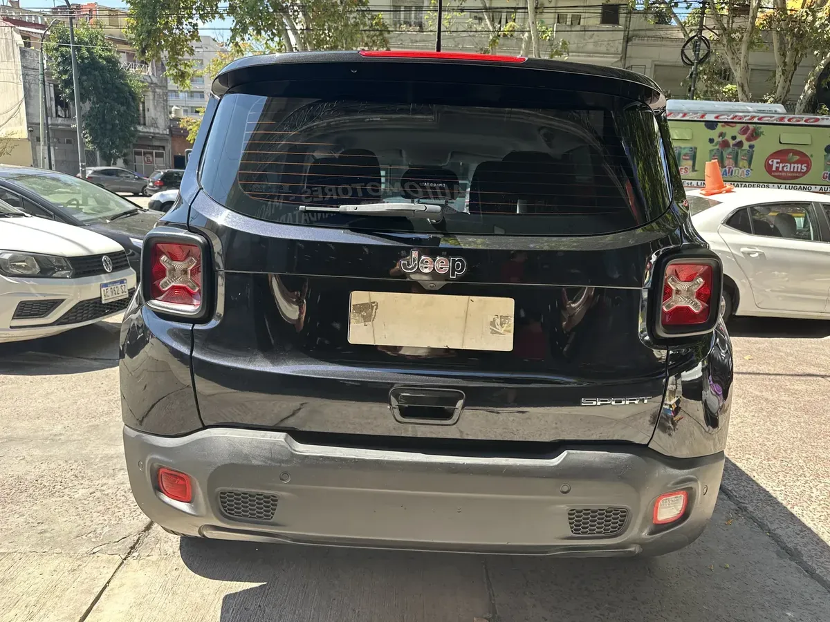 Mira esta publicación de Jeep Renegade 2020 en Motordil