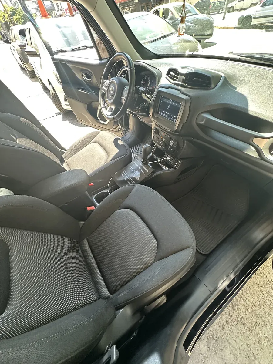 Mirá esta publicación de Jeep Renegade