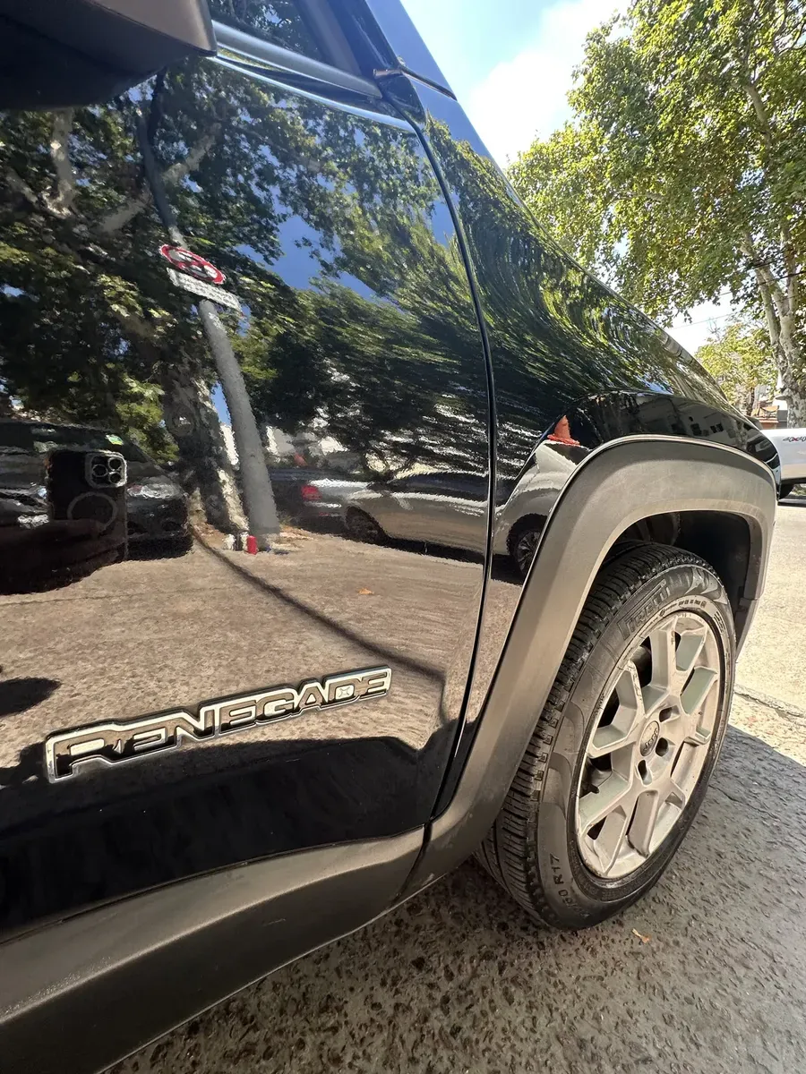 Mirá esta publicación de Jeep Renegade