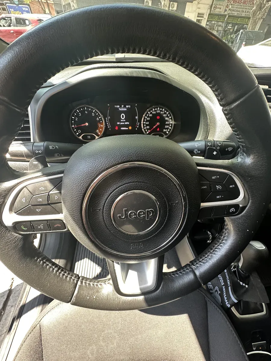 Mirá esta publicación de Jeep Renegade