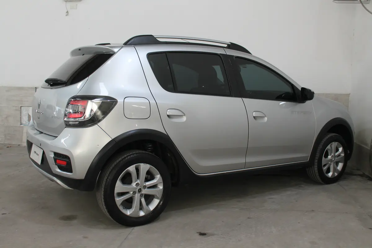 Mira esta publicación de Renault Sandero 2015 en Motordil