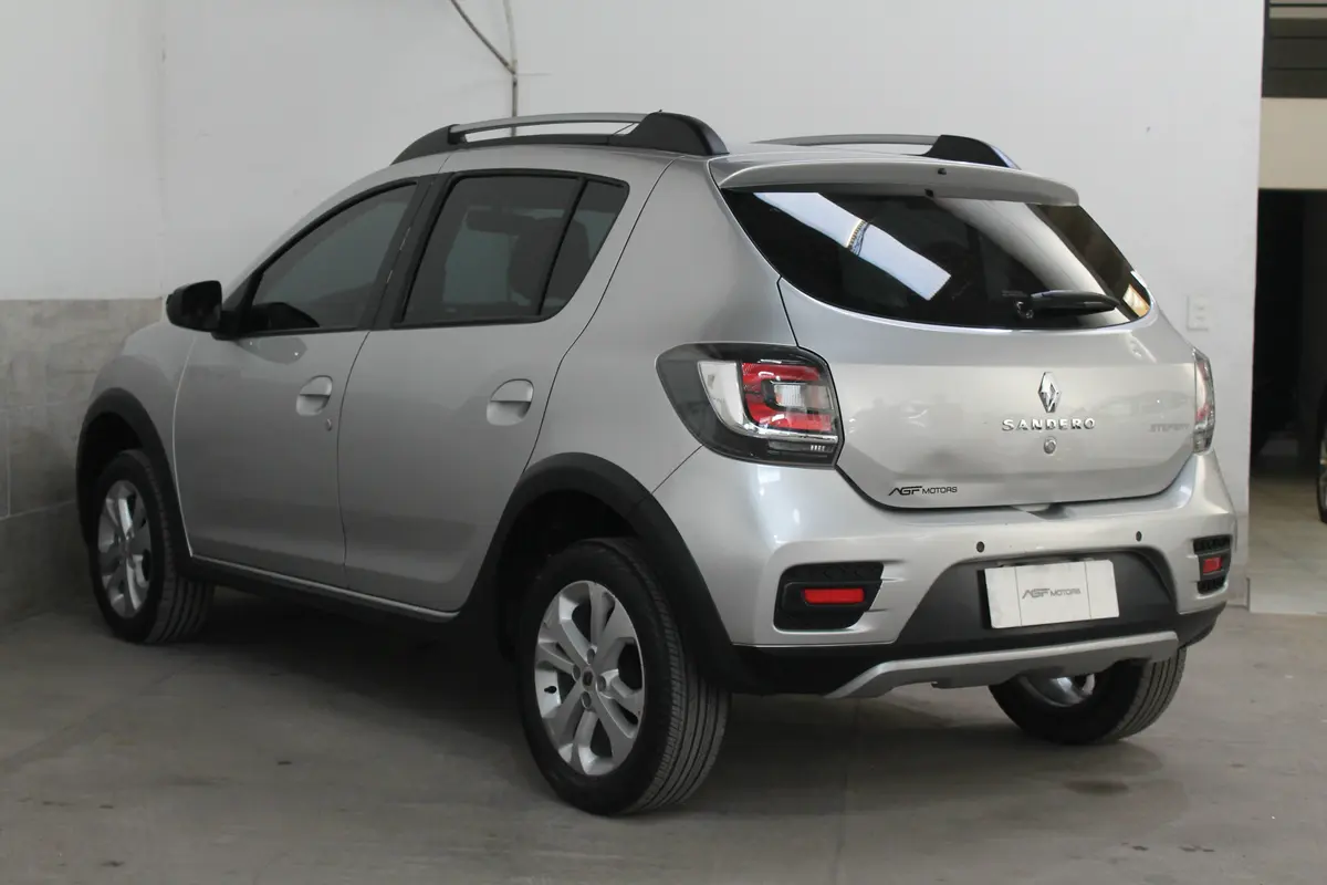 Mira esta publicación de Renault Sandero 2015 en Motordil