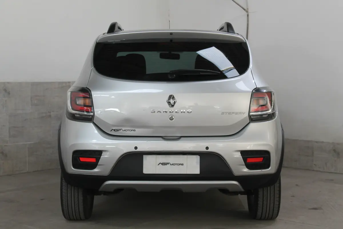 Mira esta publicación de Renault Sandero 2015 en Motordil