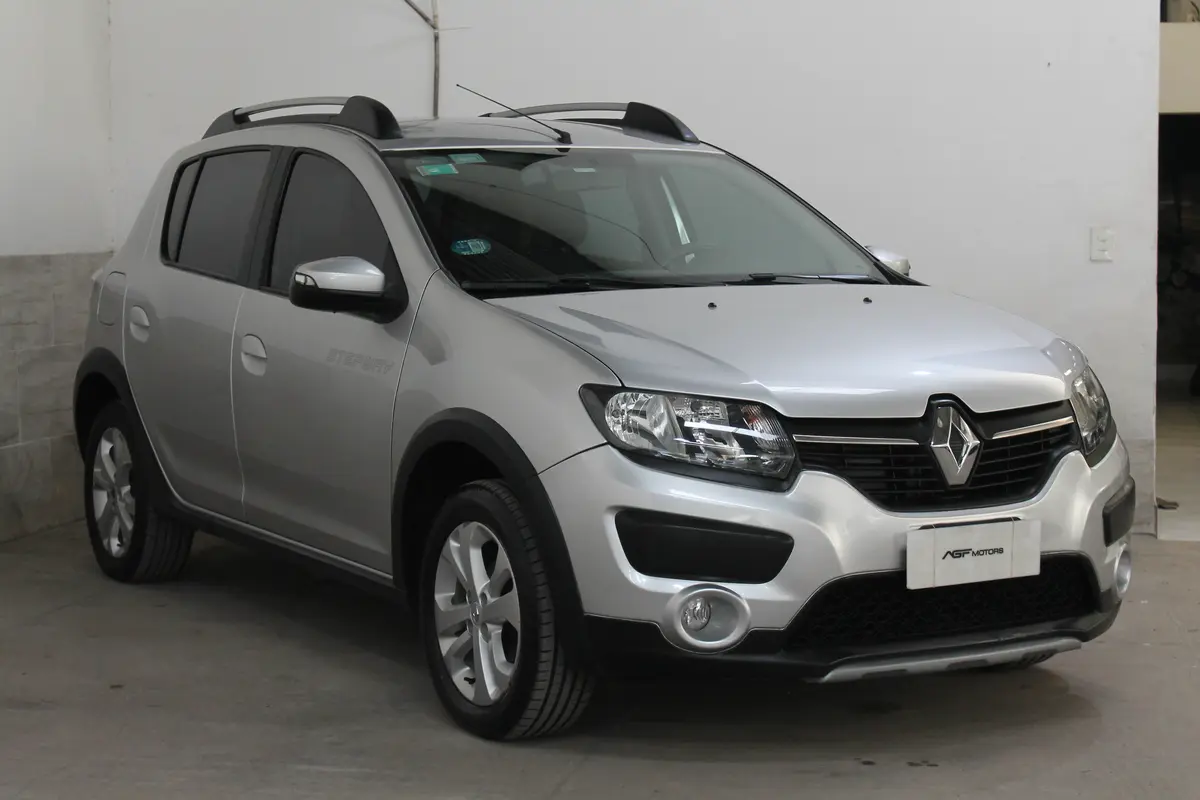 Mira esta publicación de Renault Sandero 2015 en Motordil