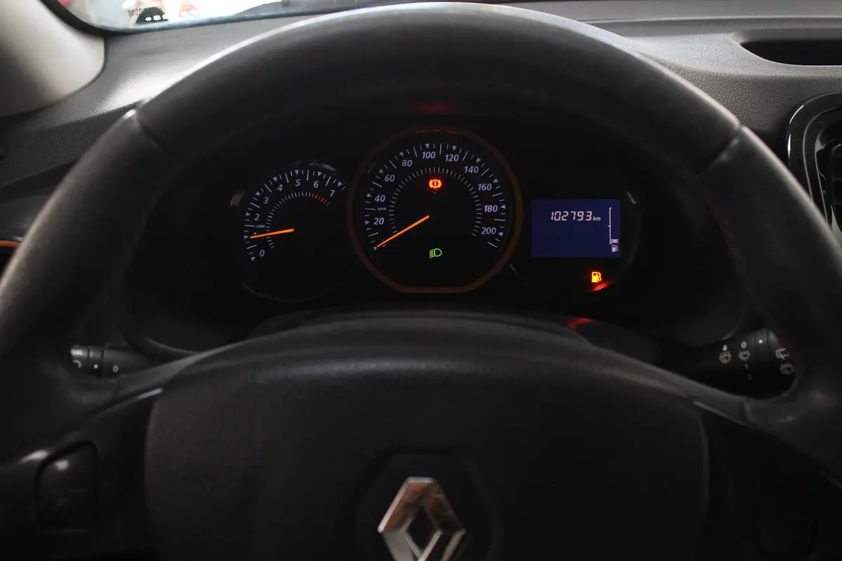 Mira esta publicación de Renault Sandero 2015 en Motordil