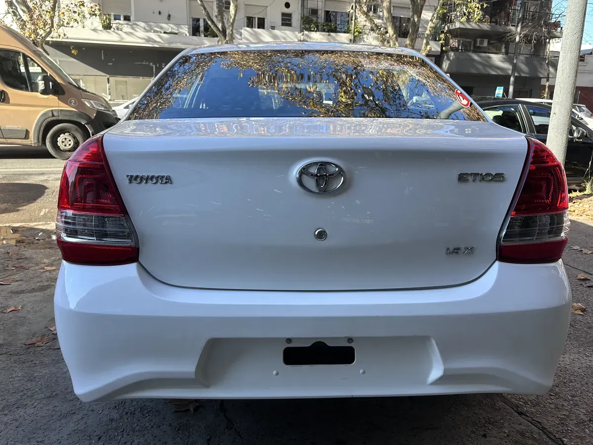 Mira esta publicación de Toyota Etios 2023 en Motordil