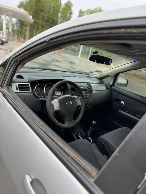 Mira esta publicación de Nissan Tiida 2009 en Motordil