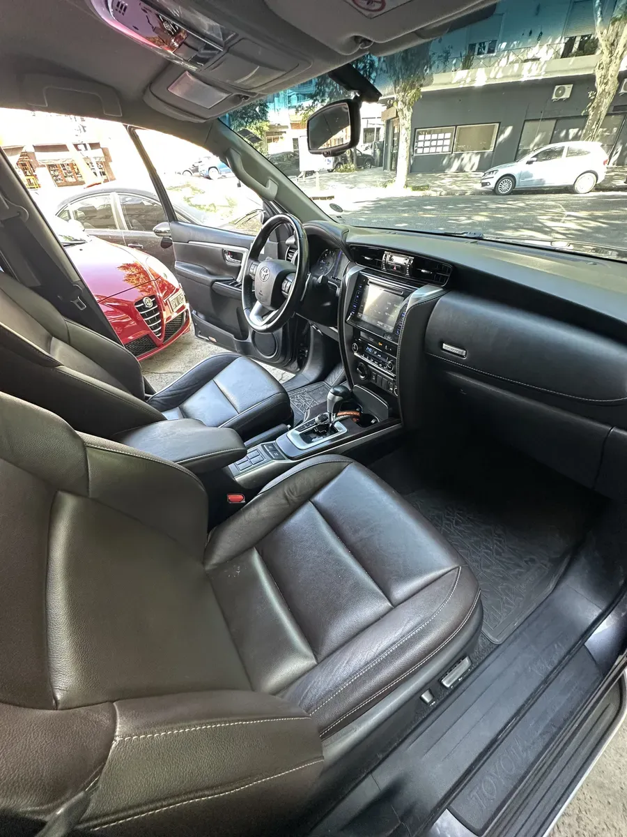 Mira esta publicación de Toyota SW4 2019 en Motordil